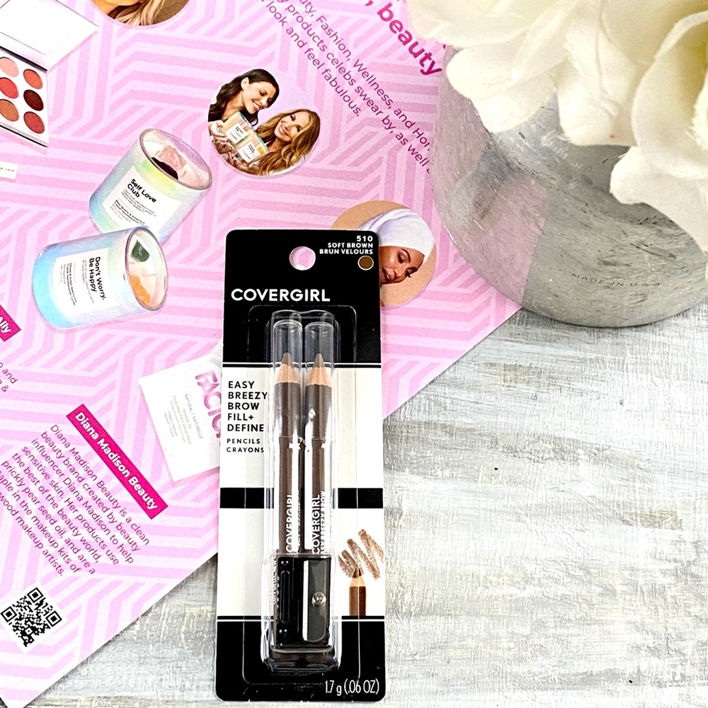 NIB COVERGIRL Easy Breezy Brow Fine Pencil Fill + Define Soft Brown